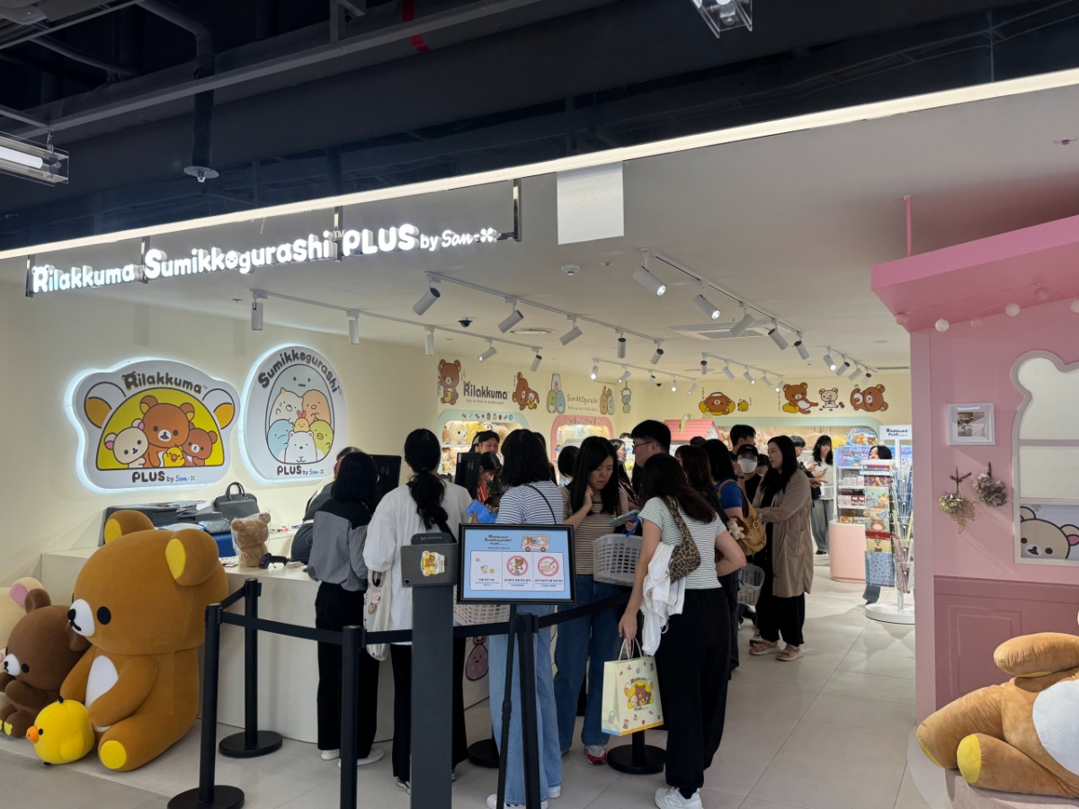 서울시 송파구 잠실동에 위치한 롯데백화점 2층 키네틱 그라운드에 위치한 국내 2호점 '리락쿠마 스미코구라시 플러스 바이 산엑스'. /사진=하수민기자 /사진=하수민기자.