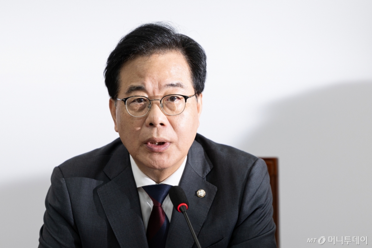 (서울=뉴스1) 이승배 기자 = 송언석 국민의힘 원내대표가 26일 서울 여의도 국회에서 열린 원내대책회의에서 모두발언하고 있다. 2025.9.26/뉴스1 Copyright © 뉴스1. All rights reserved. 무단 전재 및 재배포, AI학습 이용 금지. /사진=(서울=뉴스1) 이승배 기자