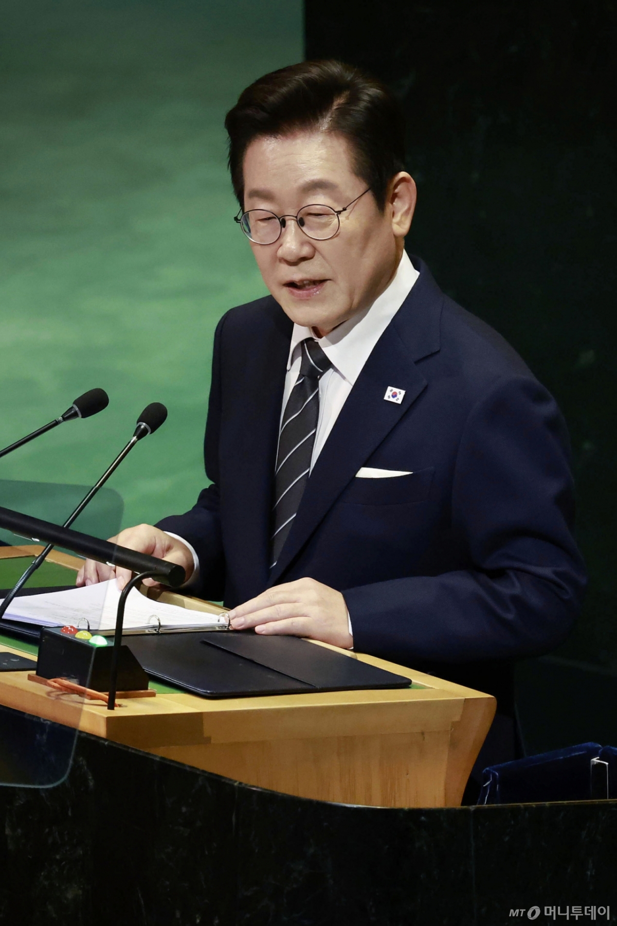 [뉴욕=뉴시스] 최동준 기자 = 이재명 대통령이 23일(현지 시간) 미국 뉴욕 유엔 본부에서 열린 제80차 유엔 총회에서 기조연설을 하고 있다. 2025.09.24. photocdj@newsis.com /사진=최동준