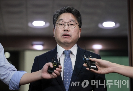 [서울=뉴시스] 정병혁 기자 = 노만석 검찰총장 직무대행이 26일 서울 서초구 대검찰청에서 정부조직법 개정안 표결에 따른 입장 발표를 하고 있다. 2025.09.26. /사진=정병혁