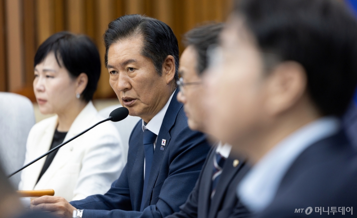 (서울=뉴스1) 이승배 기자 = 정청래 더불어민주당 대표가 26일 서울 여의도 국회에서 열린 더불어민주당 시·도당위원장 연석회의에서 모두발언하고 있다. 2025.9.26/뉴스1  Copyright © 뉴스1. All rights reserved. 무단 전재 및 재배포,  AI학습 이용 금지. /사진=(서울=뉴스1) 이승배 기자