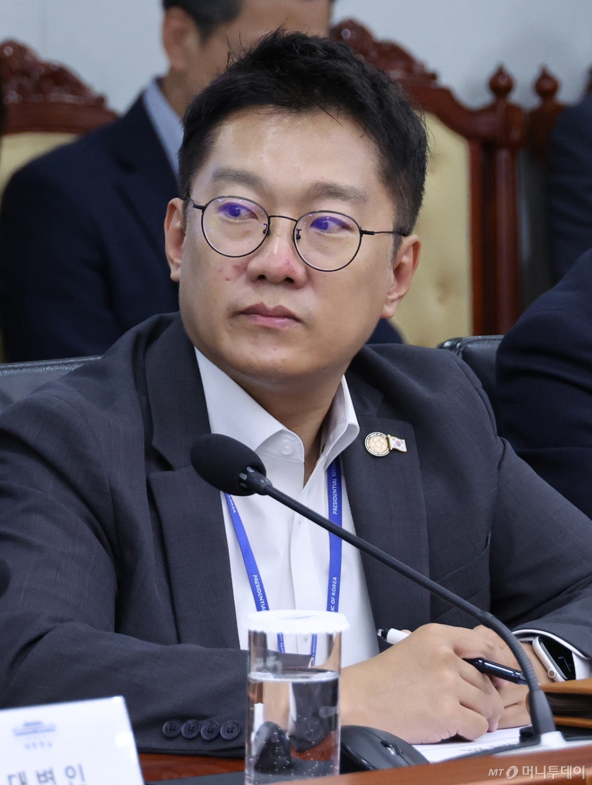 [서울=뉴시스] 고범준 기자 = 김남준 제1부속실장이 14일 서울 용산 대통령실 청사에서 열린 제7차 수석보좌관회의에 참석하고 있다. (대통령실통신사진기자단) 2025.08.14. bjko@newsis.com /사진=