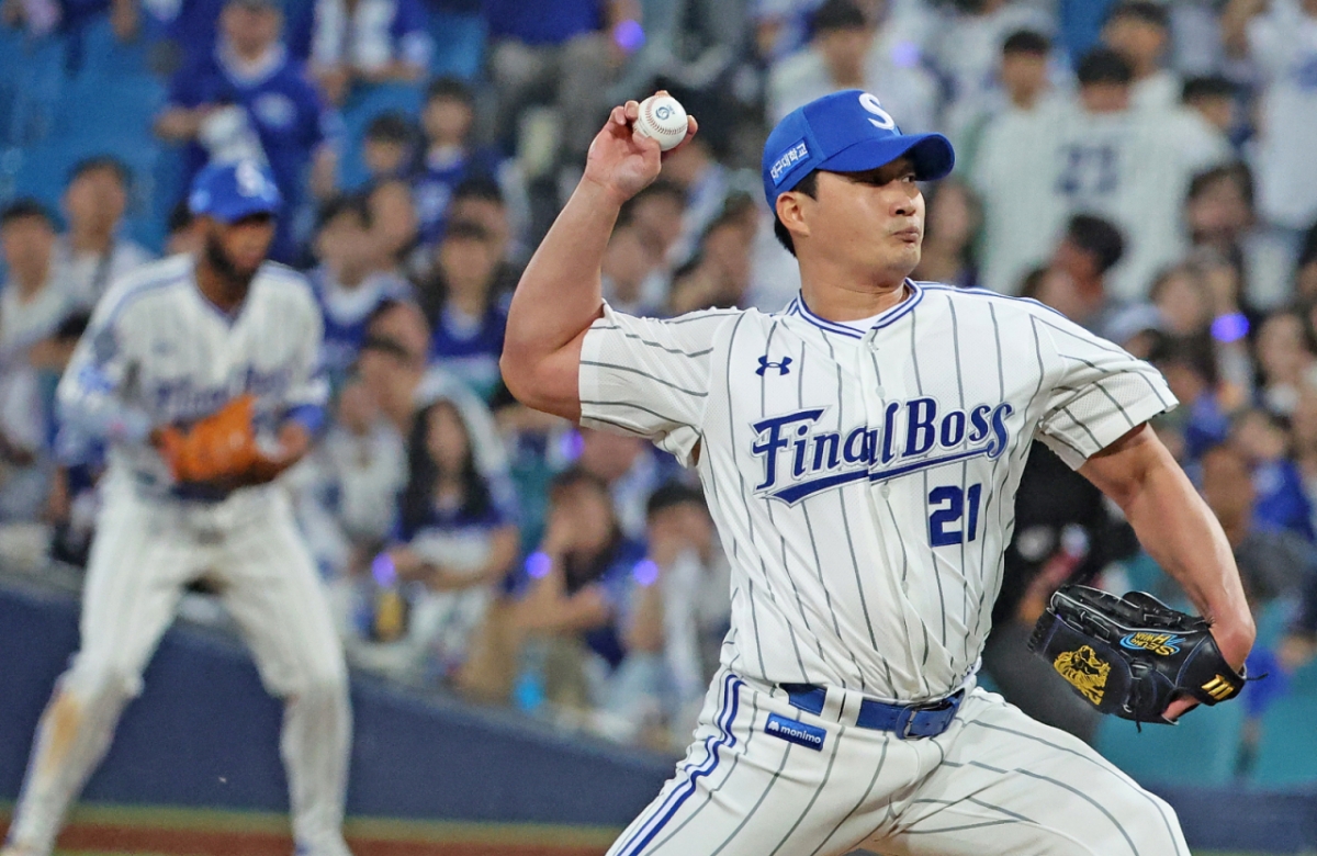 지난 30일 대구 수성구 삼성라이온즈파크에서 열린 2025 신한 SOL 뱅크 KBO리그 KIA 타이거즈와 삼성 라이온즈의 경기, 9회초 삼성 마무리 투수 오승환이 공을 던지고 있다./사진=뉴시스