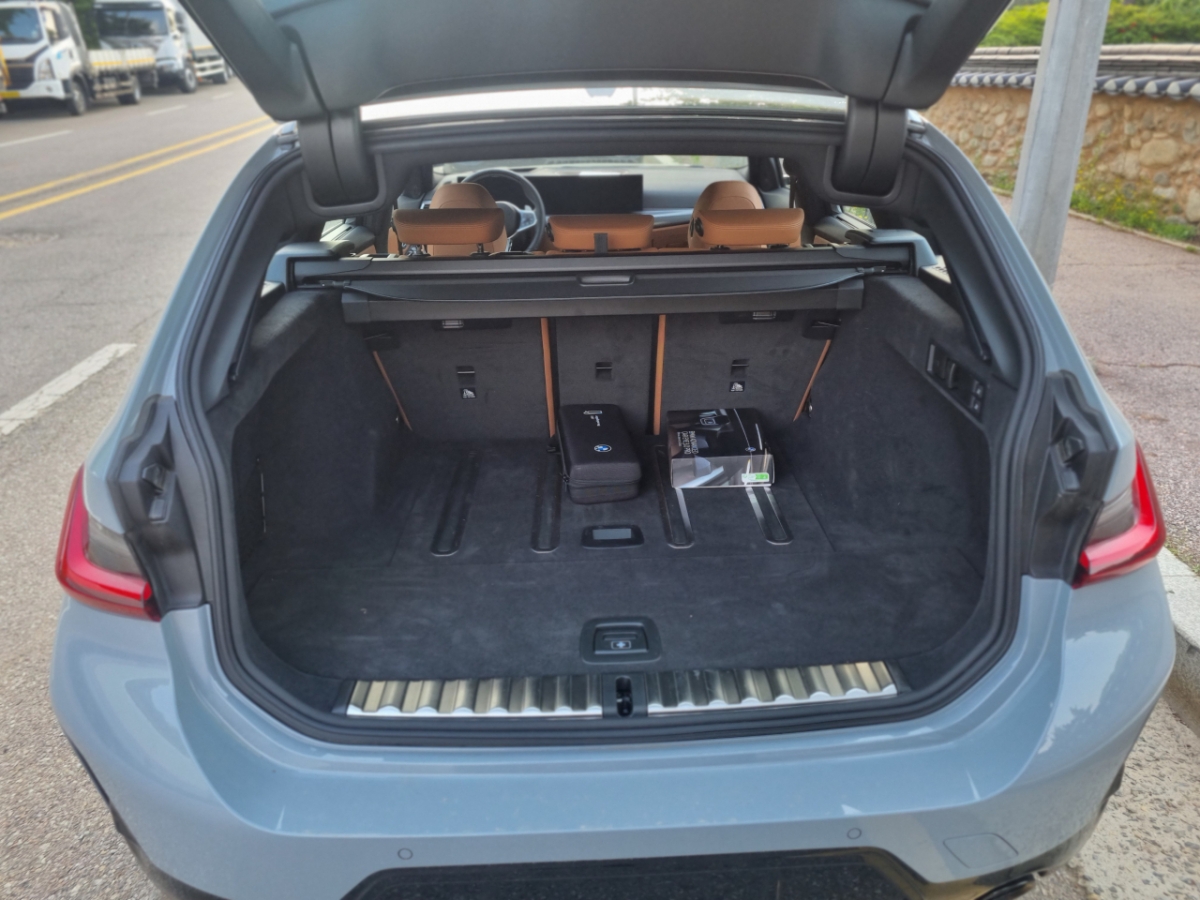 BMW 320i 투어링 M 스포츠. /사진=강주헌 기자