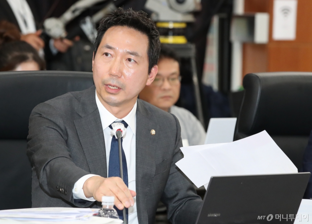 이정헌 더불어민주당 의원이 국감기관에서 피감기관을 대상으로 질의하는 모습. /사진=뉴스1