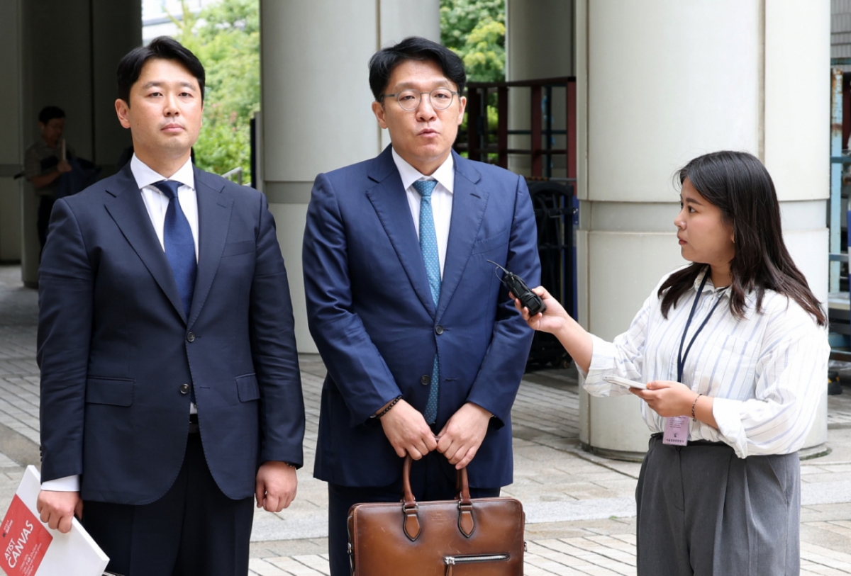 김상민 전 부장검사가 지난달 17일 서울 서초구 서울중앙지법에서 열린 구속 전 피의자 심문(영장실질심사)에 출석하며 발언하고 있다. /사진=뉴시스