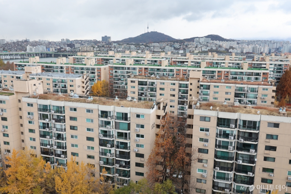 지난 2024년 압구정2구역 신현대 아파트 단지 전경 /사진=뉴스1 /사진=(서울=뉴스1) 신웅수 기자