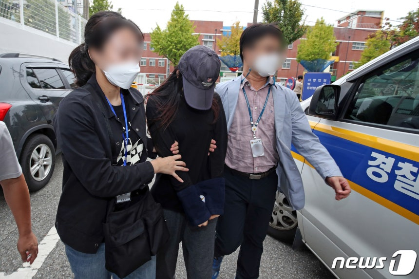 B씨의 범행은 이번만이 아니었다. 여죄를 캐던 경찰에 의해 또 다른 범행이 꼬리를 밟혔다. 경찰은 같은 달 15일 B씨 등 3인조 외 여성 공범 D씨(20)를 구속했다. D씨는 이들과 함께 한 남성을 살해한 뒤 사망 보험금을 타내려 한 혐의(살인미수)를 받는다. D씨는 당시 사망 보험금 수령을 위해 남성과 혼인신고까지 한 상태였다. 하지만 남성이 수상한 낌새를 채고 잠적하면서 범행을 실행하지는 못했다. /사진=뉴스1