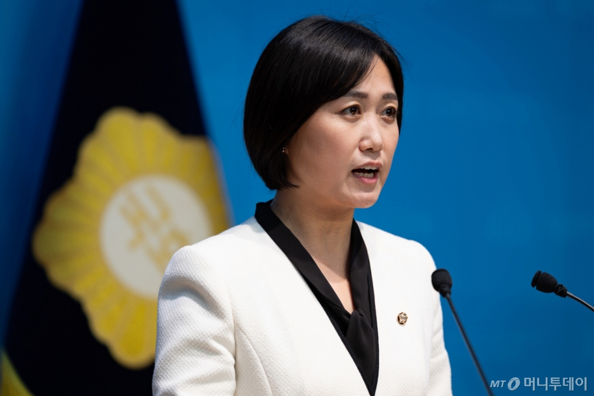 (서울=뉴스1) 유승관 기자 = 백승아 더불어민주당 원내대변인이 19일 서울 여의도 국회 소통관에서 브리핑하고 있다. 2025.9.19/뉴스1 Copyright © 뉴스1. All rights reserved. 무단 전재 및 재배포, AI학습 이용 금지. /사진=(서울=뉴스1) 유승관 기자