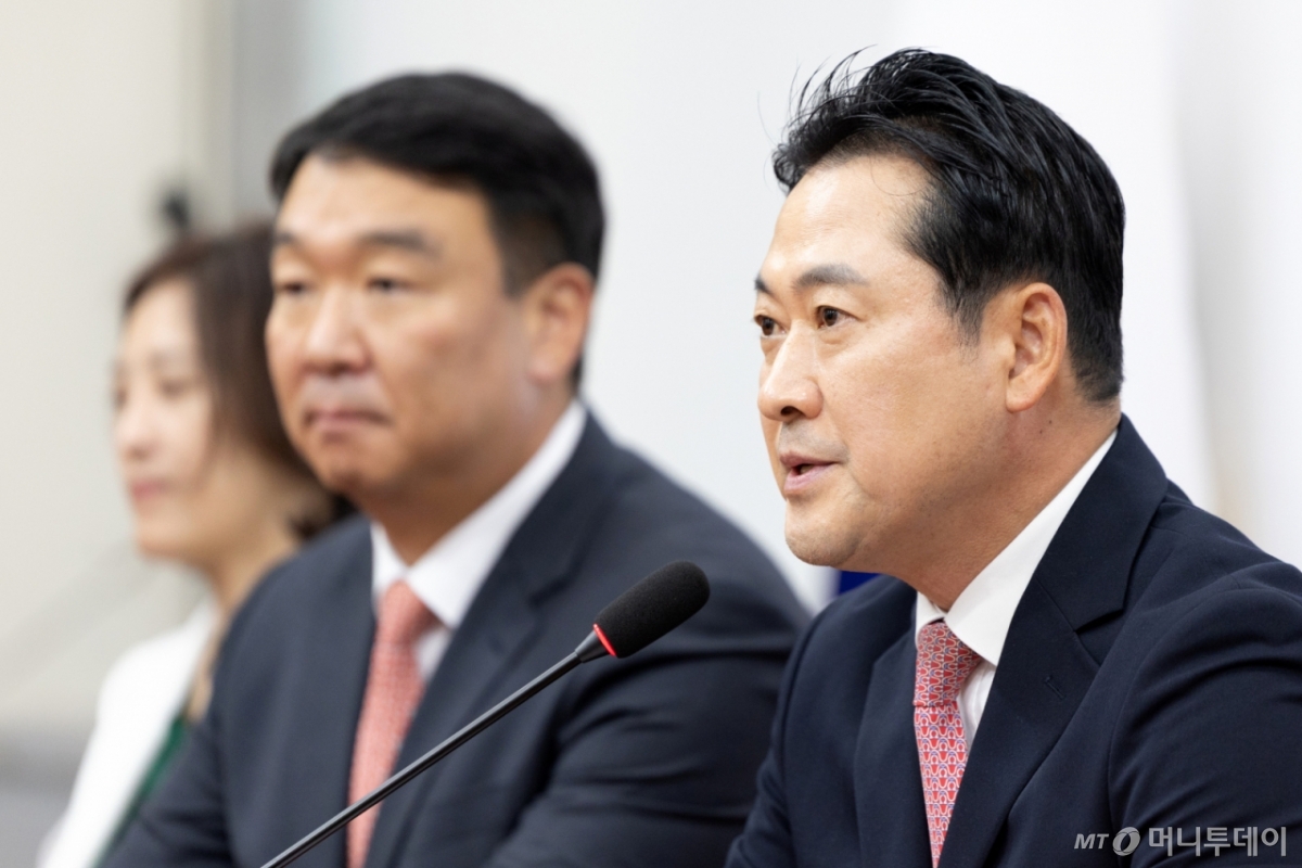 (서울=뉴스1) 이승배 기자 = 장동혁 국민의힘 대표가 9일 서울 여의도 국회에서 열린 기자간담회에서 모두발언하고 있다. 2025.10.9/뉴스1 Copyright © 뉴스1. All rights reserved. 무단 전재 및 재배포, AI학습 이용 금지. /사진=(서울=뉴스1) 이승배 기자