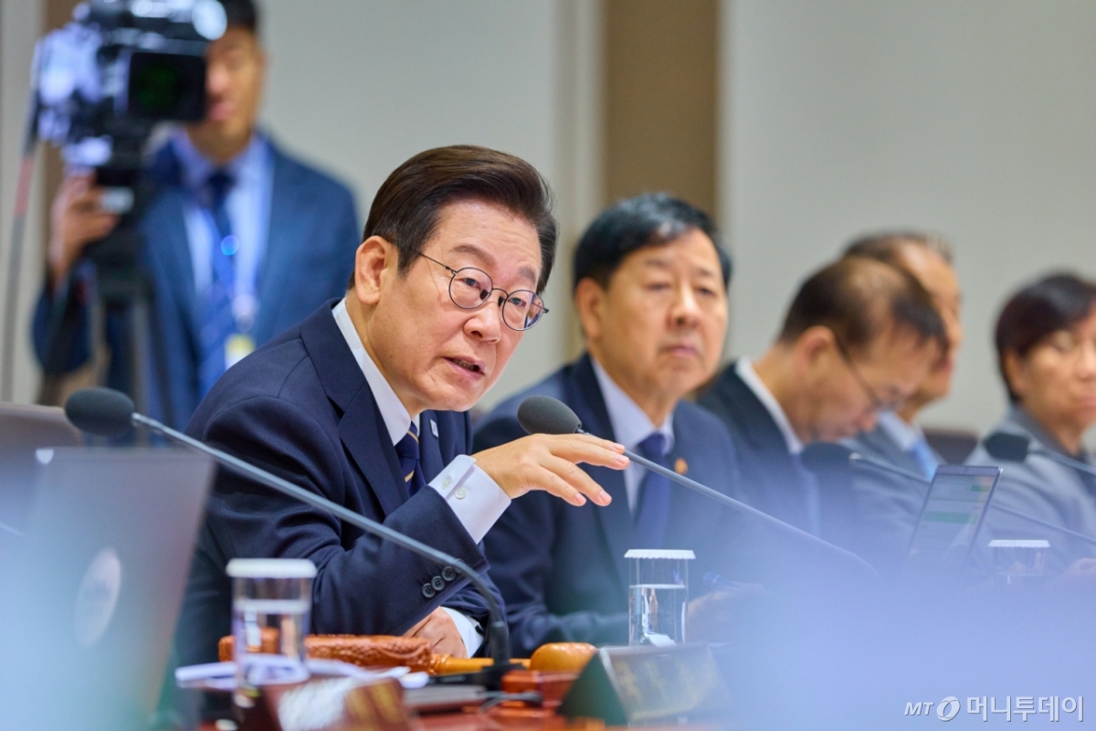 (서울=뉴스1) 이재명 기자 = 이재명 대통령이 30일 서울 용산 대통령실 청사에서 열린 제44회 국무회의에서 발언을 하고 있다. (대통령실 제공. 재판매 및 DB 금지) 2025.9.30/뉴스1  Copyright © 뉴스1. All rights reserved. 무단 전재 및 재배포,  AI학습 이용 금지. /사진=(서울=뉴스1) 이재명 기자