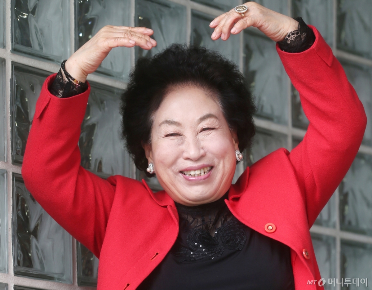 배우 전원주가 건강이상설을 부인했다./사진=머니투데이 DB /사진=홍봉진기자 honggga@