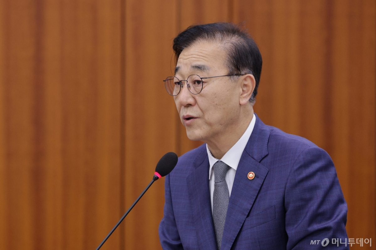 김윤덕 국토교통부 장관이 13일 서울 여의도 국회 국토교통위원회에서 열린 국토교통부 등에 대한 국정감사에서 인사말을 하고 있다. /사진=뉴스1