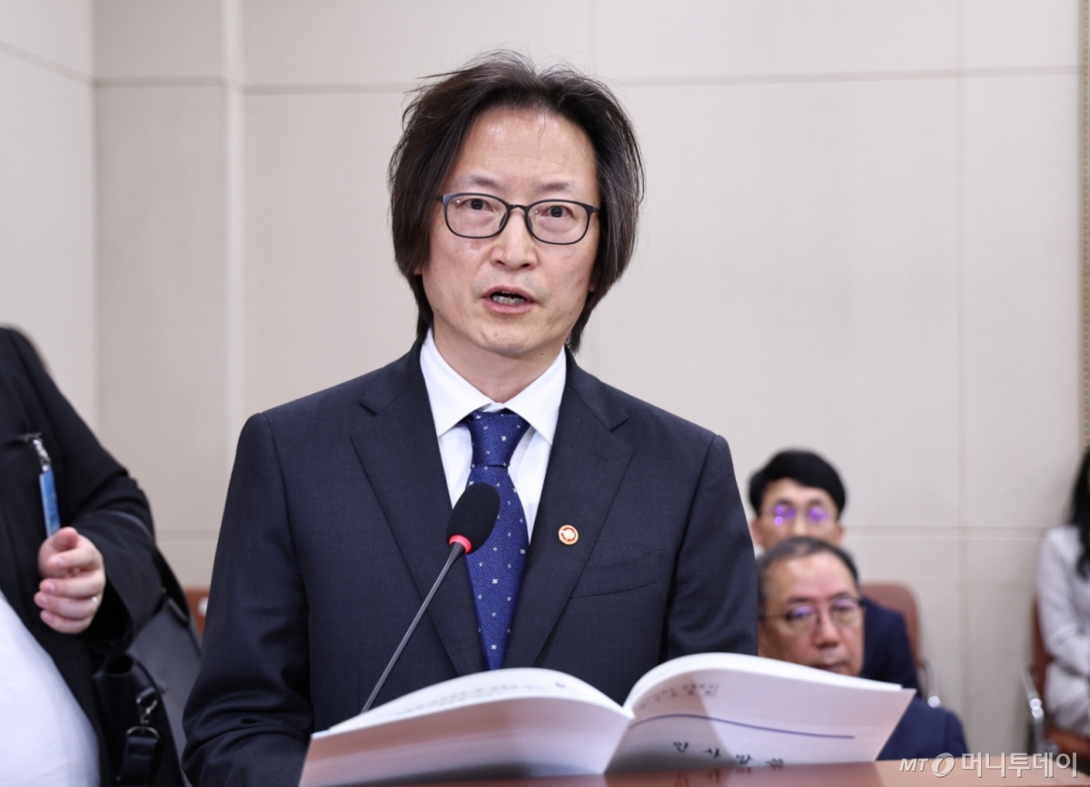 (서울=뉴스1) 구윤성 기자 = 주병기 공정거래위원장이 14일 오전 서울 여의도 국회에서 열린 정무위원회 국정감사에서 업무보고를 하고 있다. 2025.10.14/뉴스1 Copyright © 뉴스1. All rights reserved. 무단 전재 및 재배포, AI학습 이용 금지. /사진=(서울=뉴스1) 구윤성 기자