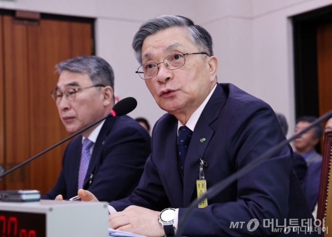 이한준 한국토지주택공사(LH) 사장이 14일 오전 서울 여의도 국회에서 열린 국회 국토교통위원회 국정감사에 출석해 질의에 답하고 있다. /사진=뉴스1