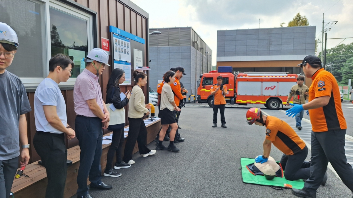 춘의 수소충전소에서 벌린 합동 소방훈련 모습./사진제공=부천도시공사