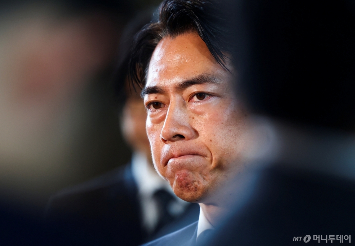 고이즈미 준이치로 전 총리의 차남인 고이즈미 신지로 전 환경상은 한국에서 ‘펀쿨섹’ 발언 등 이례적인 발언과 행보로 유명해진 정치인이다. 2019년 유엔 기후변화정상회의에서 그는 “기후변화 문제를 대할 때는 즐겁고(Fun) 쿨하고(Cool) 섹시(Sexy)해야 한다”고 말해 ‘펀쿨섹’이라는 별명을 얻었다./로이터=뉴스1