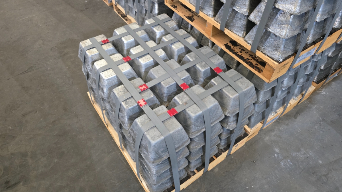 지난 14일 오후 울산 울주군 온산공단 내 고려아연 온산제련소. 안티모니 괴가 쌓여있는 모습./사진=김도균 기자