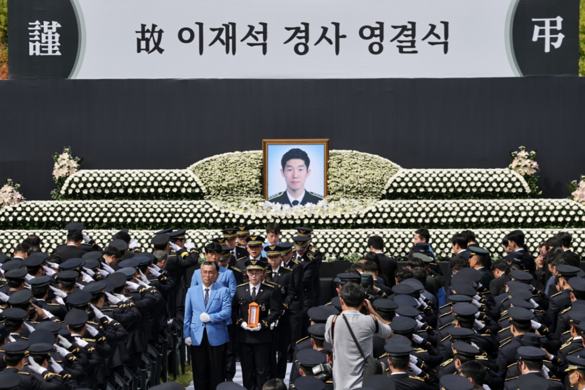 지난 9월15일 고(故) 이재석 경사의 영결식이 인천해양경찰서에서 엄수 중인 모습. 고인은 갯벌에 고립된 노인을 혼자 구하려다가 순직했다. /사진=뉴시스(공동취재)