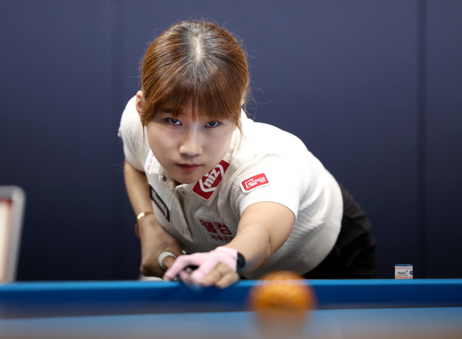 샷을 준비 중인 용현지. /사진=PBA 투어 제공