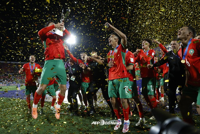 우승 후 기뻐하는 모로코 선수들. /AFPBBNews=뉴스1