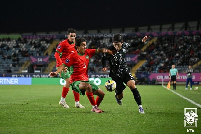 모로코(빨간색 유니폼)과 한국의 U-20 월드컵 16강전 모습. 모로코가 2-1로 승리해 8강에 진출했다. /사진=대한축구협회