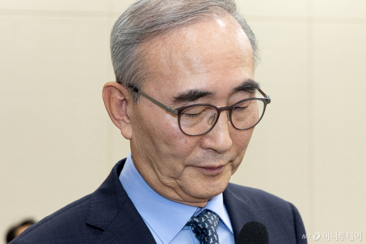 (서울=뉴스1) 이승배 기자 = 김영섭 KT 대표가 21일 서울 여의도 국회 과학기술정보방송통신위원회에서 열린 정보통신산업진흥원 등에 대한 국정감사에 출석해 의원 질의를 듣고 있다. 2025.10.21/뉴스1 Copyright © 뉴스1. All rights reserved. 무단 전재 및 재배포, AI학습 이용 금지. /사진=(서울=뉴스1) 이승배 기자