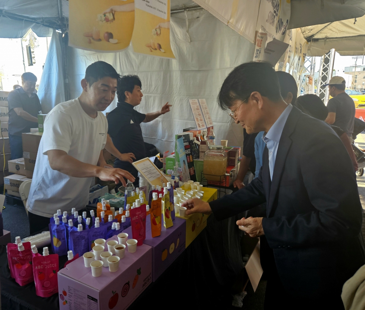 LA한인축제에 참가한 경북의 한 중소기업./사진제공=경북도