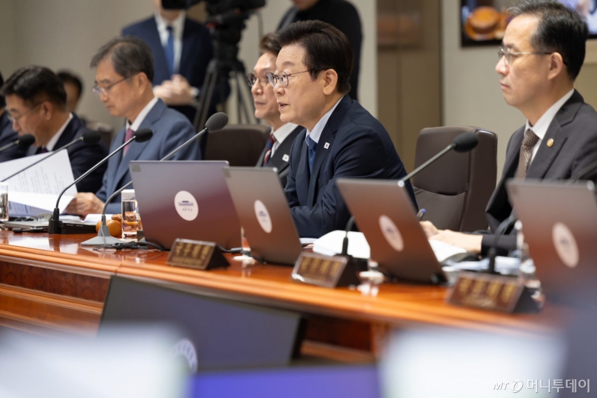 (서울=뉴스1) 이재명 기자 = 이재명 대통령이 21일 서울 용산 대통령실 청사에서 열린 국무회의에서 발언하고 있다. (대통령실 제공. 재판매 및 DB 금지)  2025.10.21/뉴스1  Copyright © 뉴스1. All rights reserved. 무단 전재 및 재배포,  AI학습 이용 금지. /사진=(서울=뉴스1) 이재명 기자