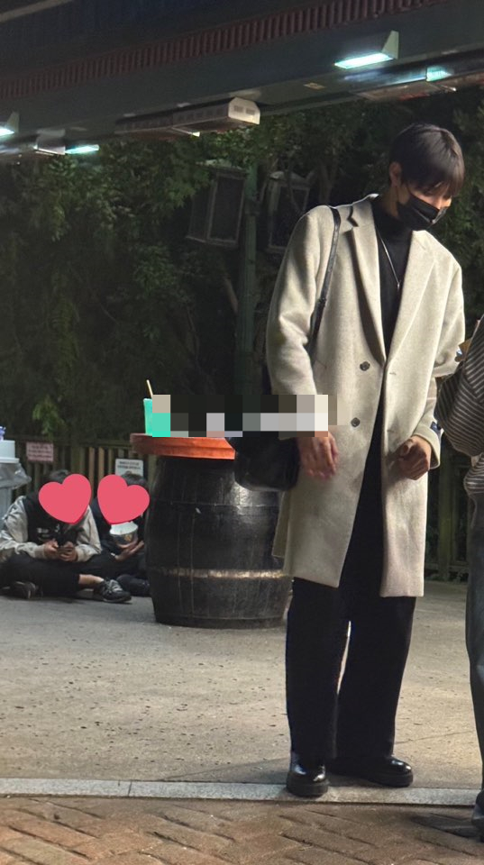 신인 아이돌 킥플립 멤버 주왕을 놀이공원에서 마주친 팬의 목격담이 전해졌다. /사진=소셜미디어 X