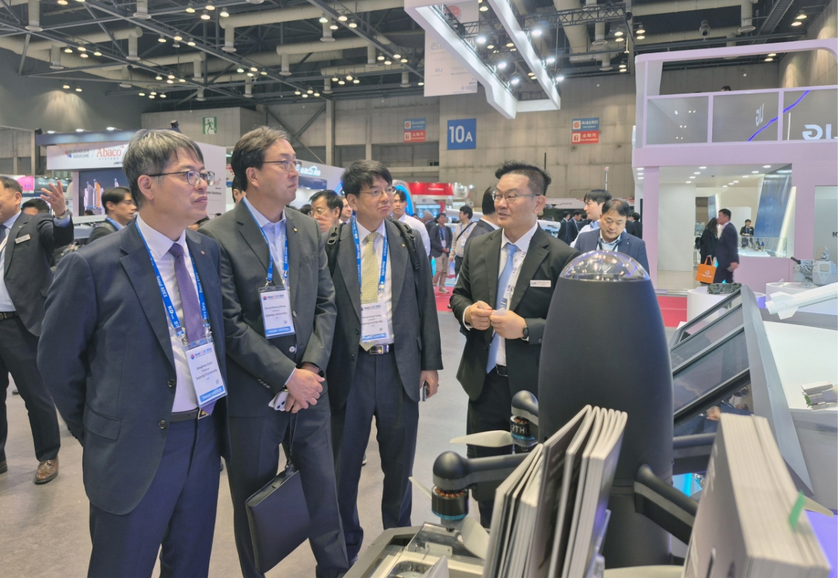 엄종화 세종대 총장과 홍성경 대외·행정부총장, 홍우영 특임부총장.(왼쪽부터)/사진제공=세종대