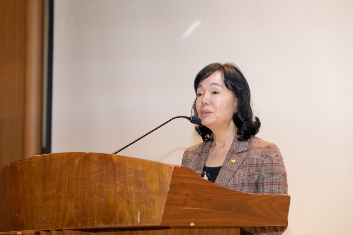 송경희 개인정보보호위원회 위원장이 23일 오후 서울 송파구 한국광고문화회관에서 개최된 '개인정보 정책포럼'에서 개회사를 하고 있다./사진제공=개인정보보호위원회