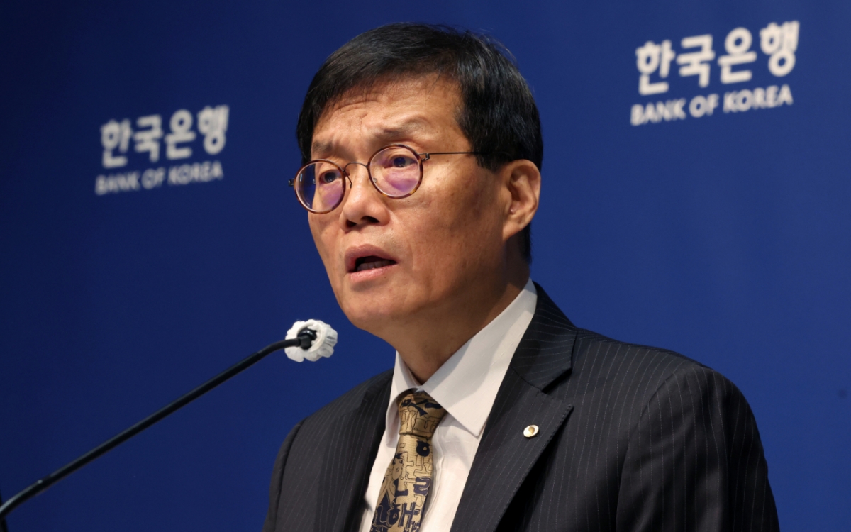 [서울=뉴시스] 사진공동취재단 = 이창용 한국은행 총재가 23일 서울 중구 한국은행에서 열린 금융통화위원회 금리 결정에 대한 기자간담회에서 발언하고 있다. 2025.10.23. photo@newsis.com /사진=