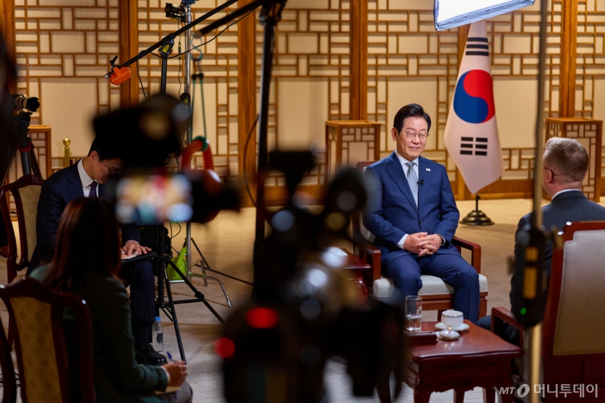 (서울=뉴스1) 이재명 기자 = 이재명 대통령이 지난 21일 서울 용산 대통령실 청사에서 CNN과 인터뷰를 하고 있다. (대통령실 제공. 재판매 및 DB 금지) 2025.10.23/뉴스1  Copyright © 뉴스1. All rights reserved. 무단 전재 및 재배포,  AI학습 이용 금지. /사진=(서울=뉴스1) 이재명 기자