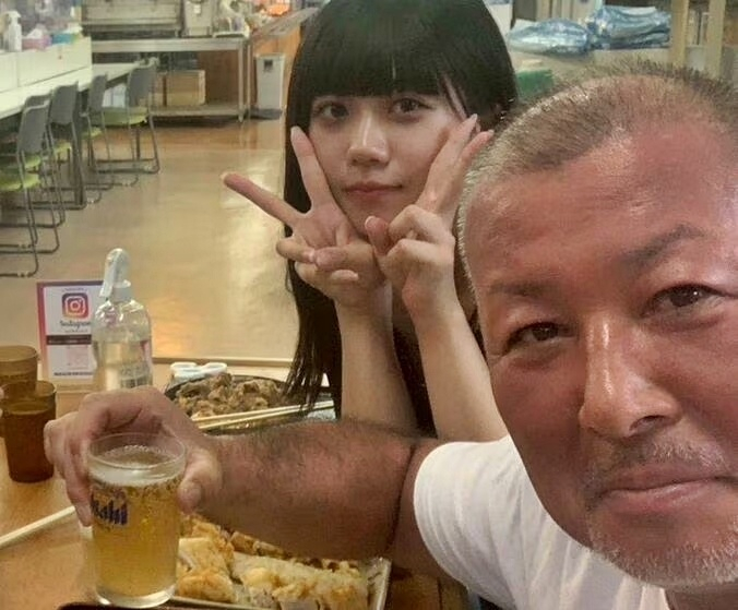 일본에서 어머니 친구인 30세 연상 남성과 결혼한 20대 여성 사연이 화제다./사진=ABEMA TIMES 