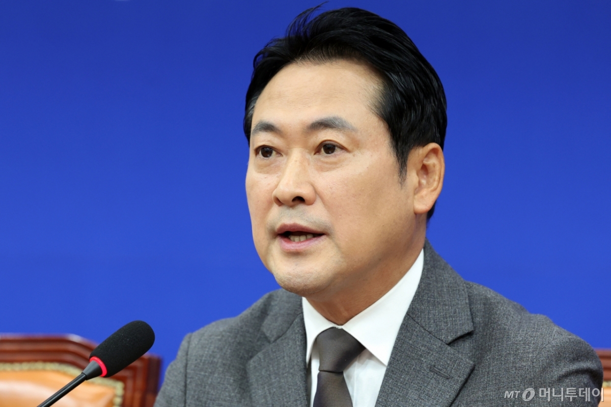 (서울=뉴스1) 황기선 기자 = 장동혁 국민의힘 대표가 25일 오전 서울 영등포구 여의도 국회에서 열린 기자간담회에서 모두발언을 하고 있다. 2025.10.25/뉴스1 Copyright © 뉴스1. All rights reserved. 무단 전재 및 재배포, AI학습 이용 금지. /사진=(서울=뉴스1) 황기선 기자