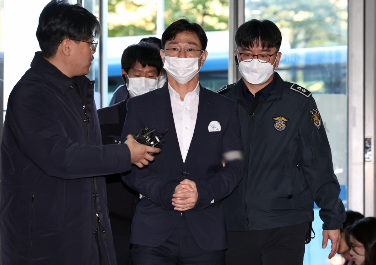 임성근 전 해병대 1사단장이 28일 오전 휴대전화 포렌식 선별 참관을 위해 서울 서초구 해병대원 순직 사건 관련 의혹을 수사하는 순직해병특검팀(특별검사 이명현) 사무실로 향하고 있다. / 사진=뉴스1