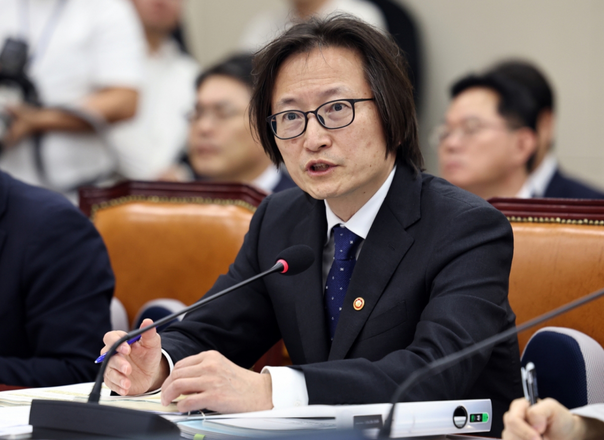 주병기 공정거래위원장이 14일 오후 서울 여의도 국회에서 열린 정무위원회 국정감사에서 의원들의 질의에 답하고 있다./사진=뉴스1