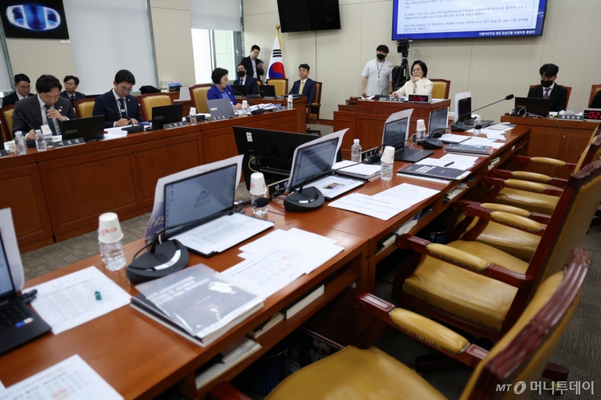 [서울=뉴시스] 김명년 기자 = 29일 오후 서울 여의도 국회 과학기술정보방송통신위원회에서 열린 과학기술정보통신부 등에 대한 국정감사가 국민의힘 의원들이 퇴장한 채 진행되고 있다. 2025.10.29. kmn@newsis.com /사진=김명년