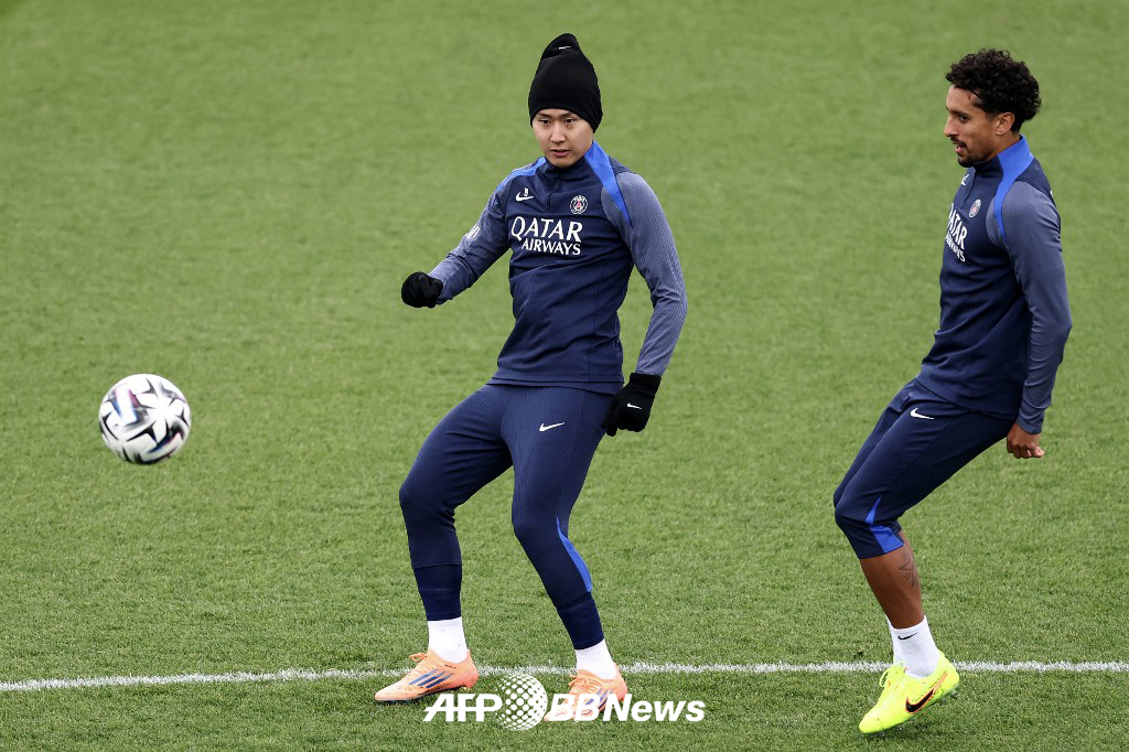 파리 생제르맹(PSG) 이강인이 지난 29일 프랑스 로리앙전 대비 훈련을 하고 있다. 이후 이강인은 질병을 이유로 소집명단에서 제외됐다. /AFPBBNews=뉴스1