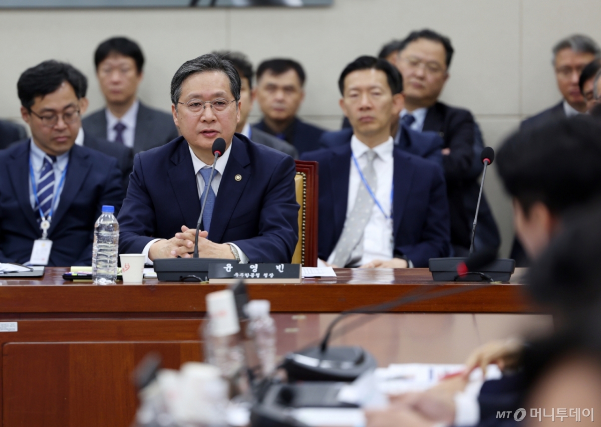 윤영빈 우주항공청장이 29일 오후 서울 여의도 국회 과학기술정보방송통신위원회에서 열린 과학기술정보통신부 등에 대한 국정감사에서 질의에 답하고 있다. /사진=뉴시스