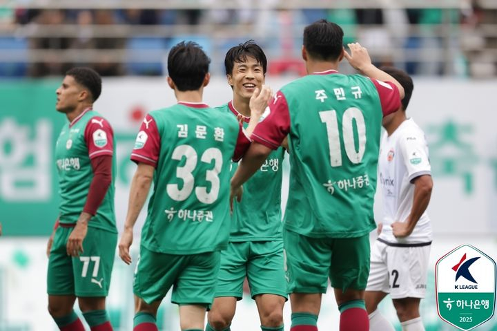 득점 후 기뻐하는 대전 하나시티즌 선수들. /사진=한국프로축구연맹 제공