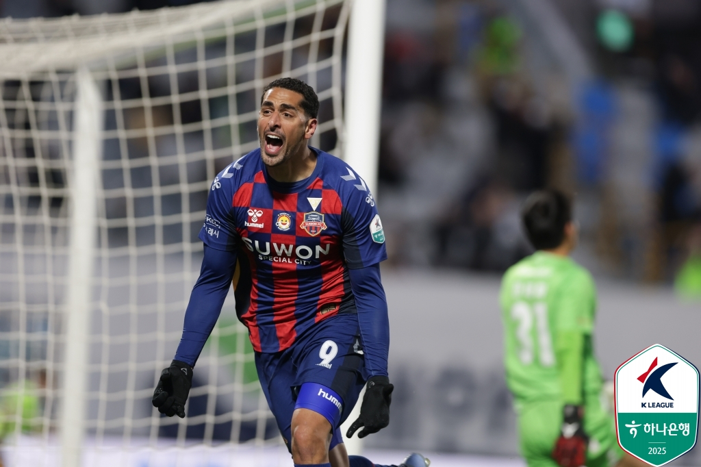 싸박이 2일 오후 4시 30분 수원종합운동장에서 열린 하나은행 K리그1 35라운드(파이널B 2라운드)에서 대구FC를 상대로 득점 후 세리머니하고 있다. /사진=한국프로축구연맹 제공