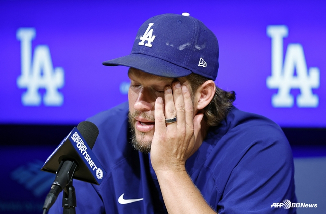 9월 19일 은퇴를 발표하는 기자회견을 개최한 커쇼. /AFPBBNews=뉴스1