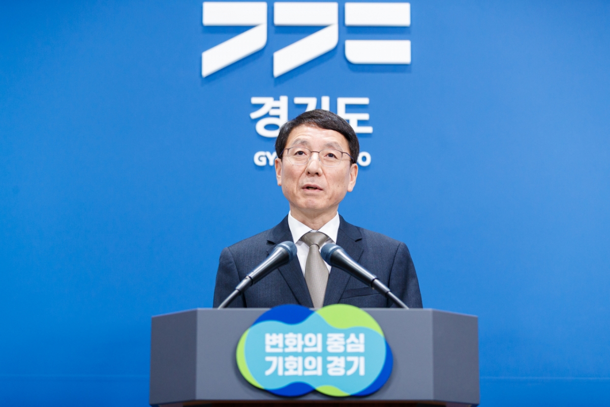 김성중 경기도 행정 1부지사가 3일 도청에서 내년 본예산 관련 기자회견을 하고 있다./사진=권현수기자