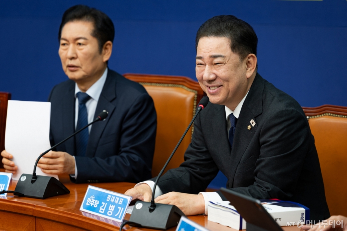 김병기 더불어민주당 원내대표가 5일 서울 여의도 국회에서 열린 최고위원회의에서 모두 발언을 하고 있다. /사진=뉴스1