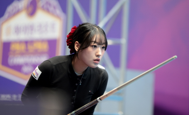 장가연을 샷을 구상하고 있다. /사진=PBA 투어 제공