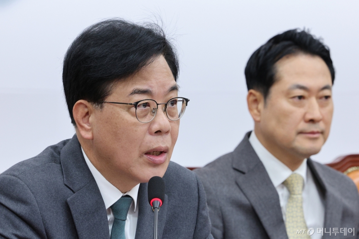 (서울=뉴스1) 신웅수 기자 = 송언석 국민의힘 원내대표가 6일 서울 여의도 국회에서 열린 최고위원회의에서 발언하고 있다. 2025.11.6/뉴스1 Copyright © 뉴스1. All rights reserved. 무단 전재 및 재배포, AI학습 이용 금지. /사진=(서울=뉴스1) 신웅수 기자