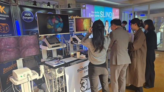 '2025년 대한산부인과학회 학술대회' 썸텍 부스 전경/사진제공=썸텍