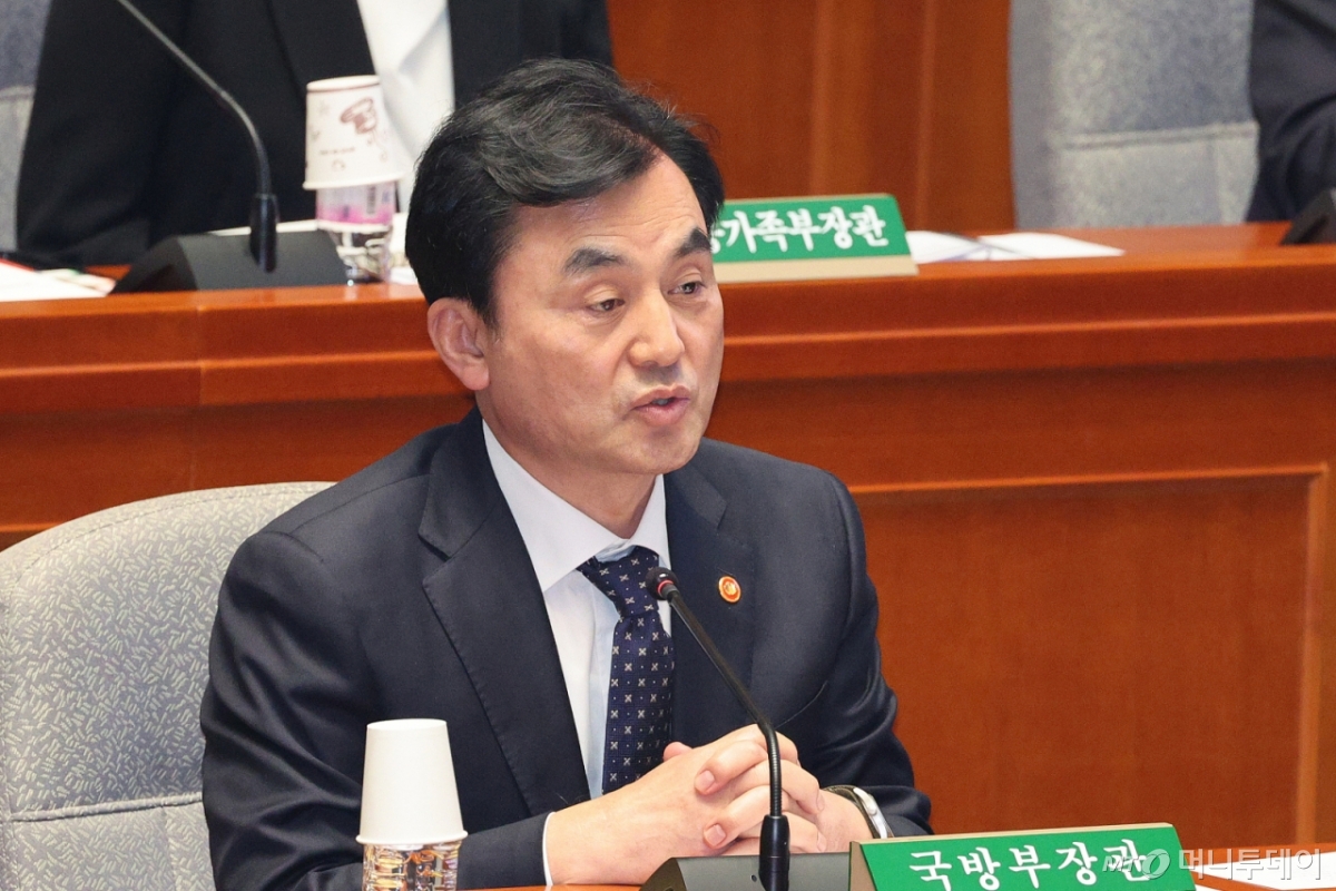 안규백 국방부 장관이 7일 서울 여의도 국회에서 열린 예산결산특별위원회 전체회의에서 의원 질의에 답변하고 있다. / 사진=뉴스1